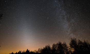 Lumière zodiacale et Voie lactée dans les Cévennes en février 2016